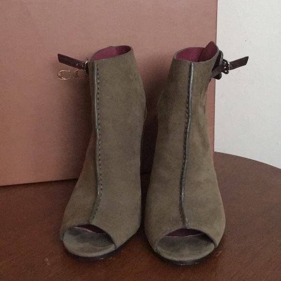Coach Saratoga Suede Leather Heels - Picture 2 of 3